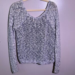 Women’s Size M Abercrombie & Fitch Knit Sweater (White w/ Blue)